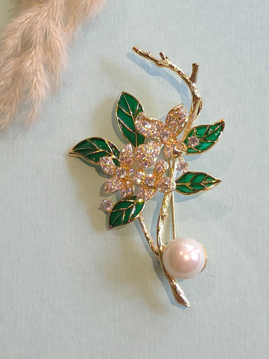 Green leaf AD Western Brooch