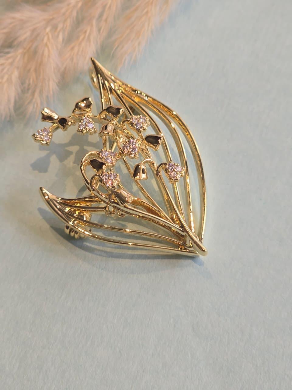 Gold Flower Western Brooch