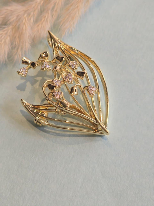 Gold Flower Western Brooch
