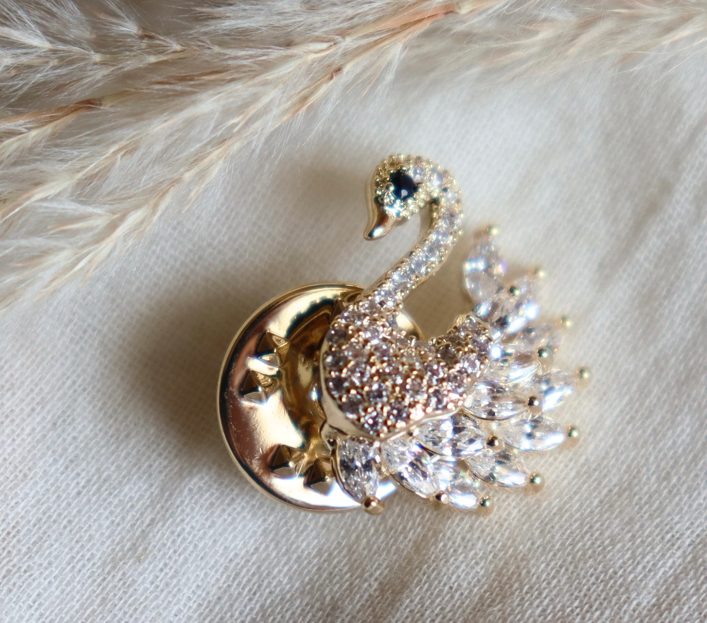 Swan Western Brooch