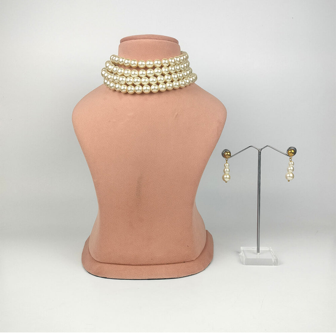 Jewel-like pearl Western Statement Choker