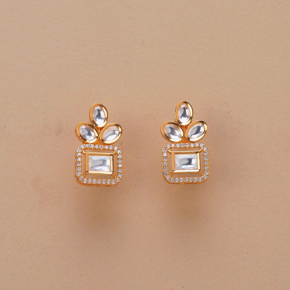 Kundan Delicate Earring With Gold Plating