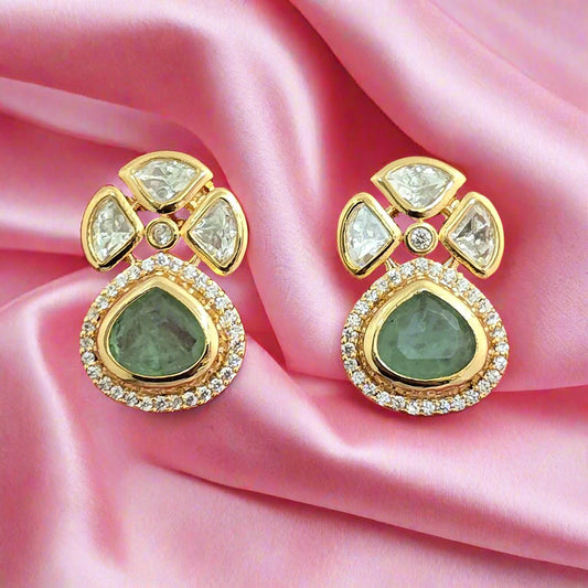 Sitara-e-Noor Kundan Studs
